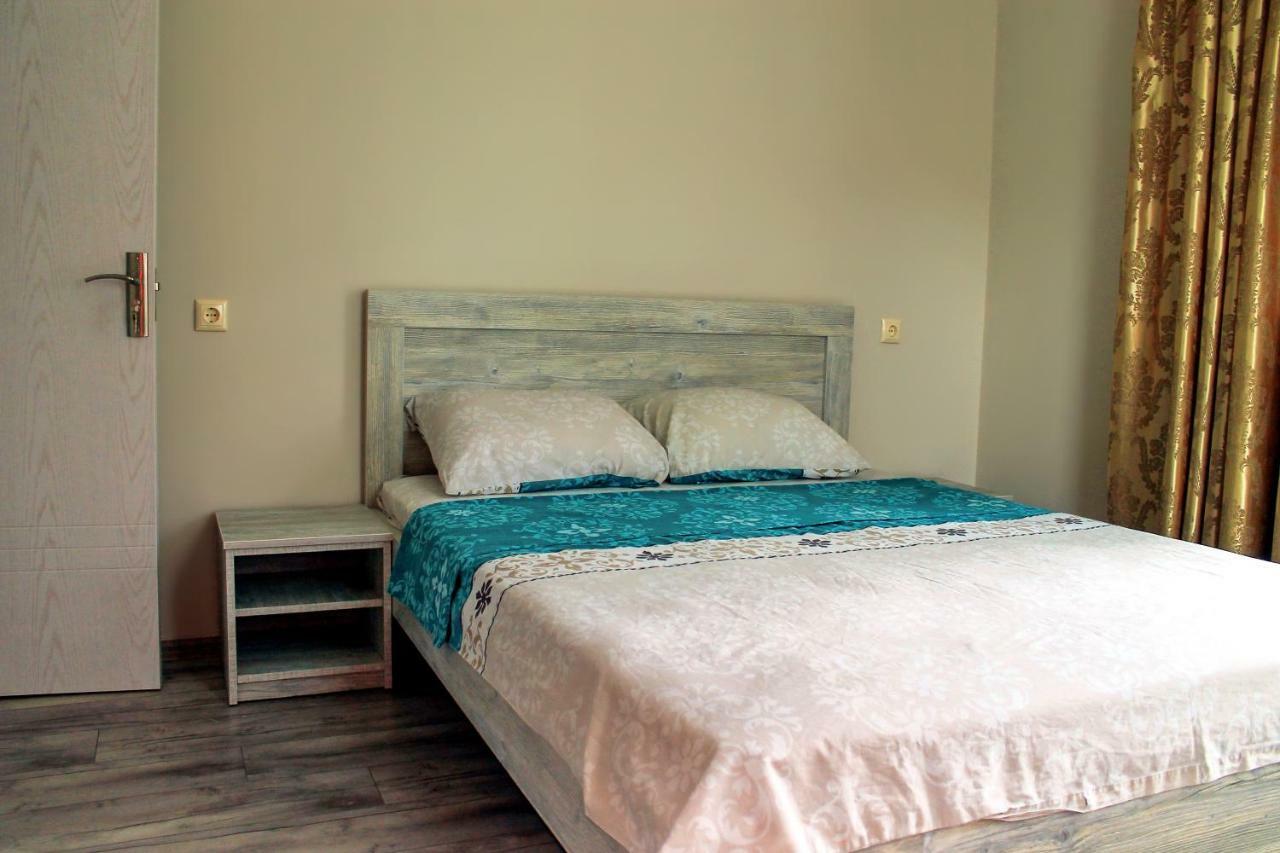 Tedo'S Guest House Makhinjauri Room photo